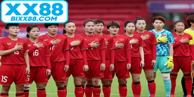 Đội tuyển bóng đá nữ quốc gia việt nam tập luyện miệt mài